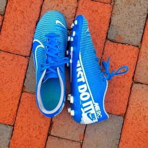 Nike football/soccer cleats